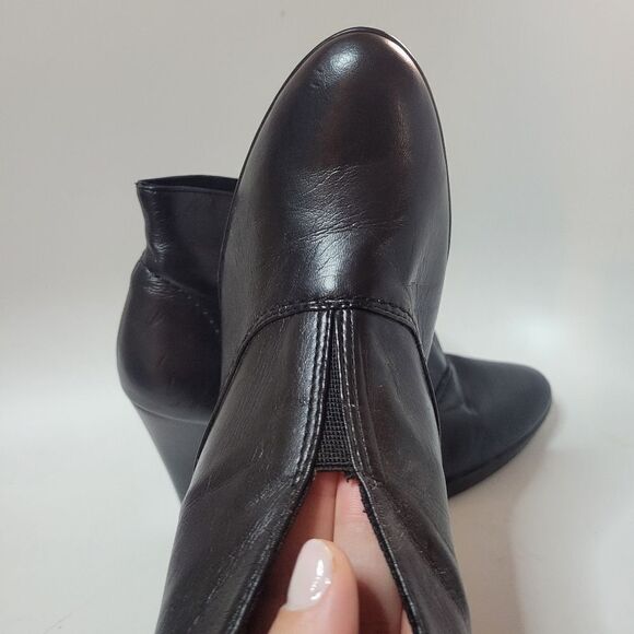 Liz Claiborne Black Leather Bonnie Heeled Boots - Picture 6 of 16